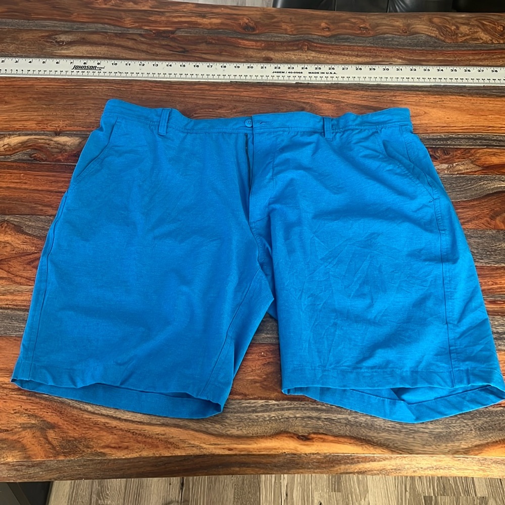 Bright blue men’s FootJoy golf shorts 42
